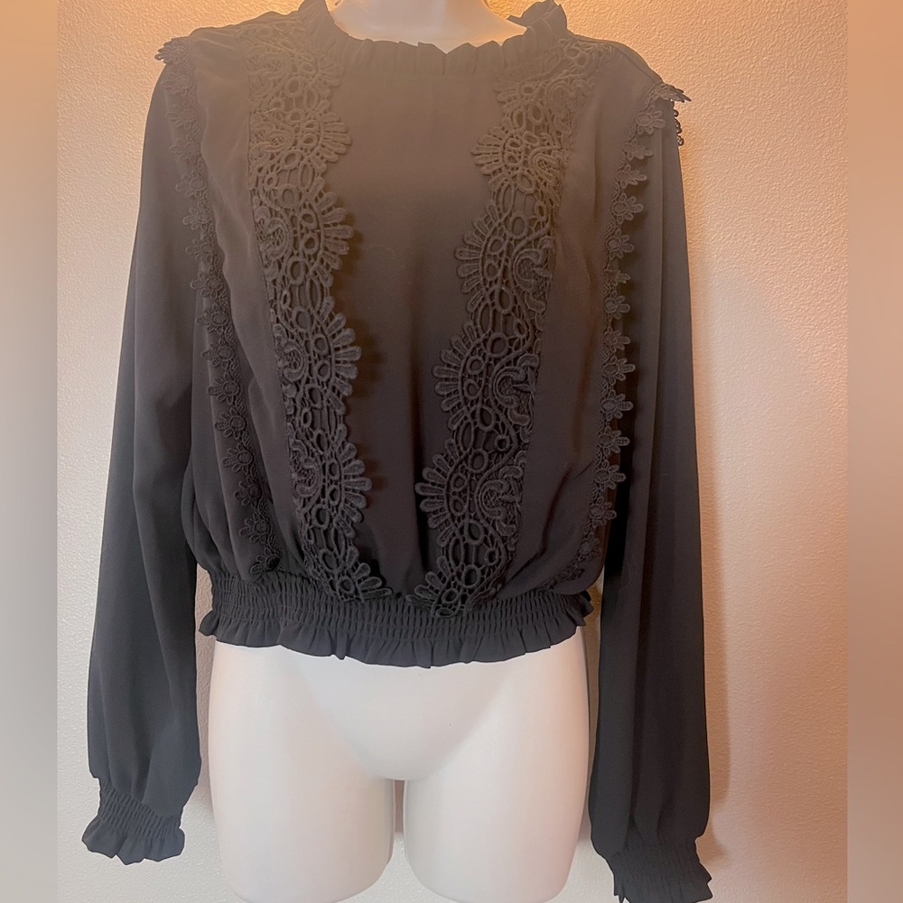 BLĀCHE boutique Lace Black Top sz m/L NWOT. Holiday